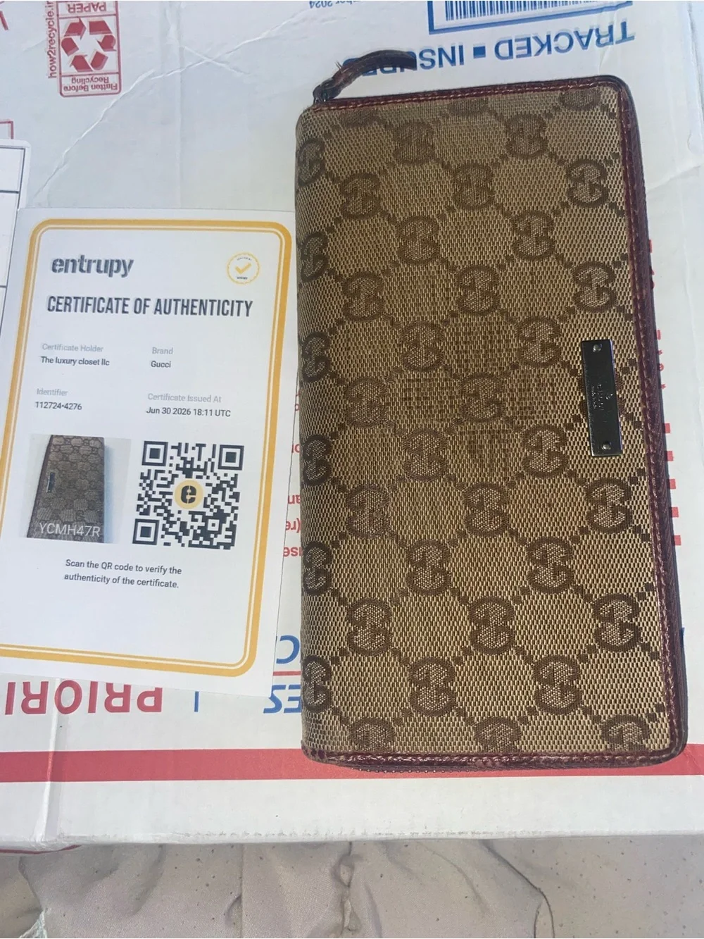 Gucci Beige/Brown GG Supreme Zip-Around Wallet